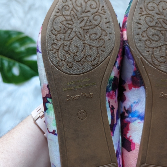Dream Pairs colorful floral pointed toe flats size 11 - Picture 9 of 9